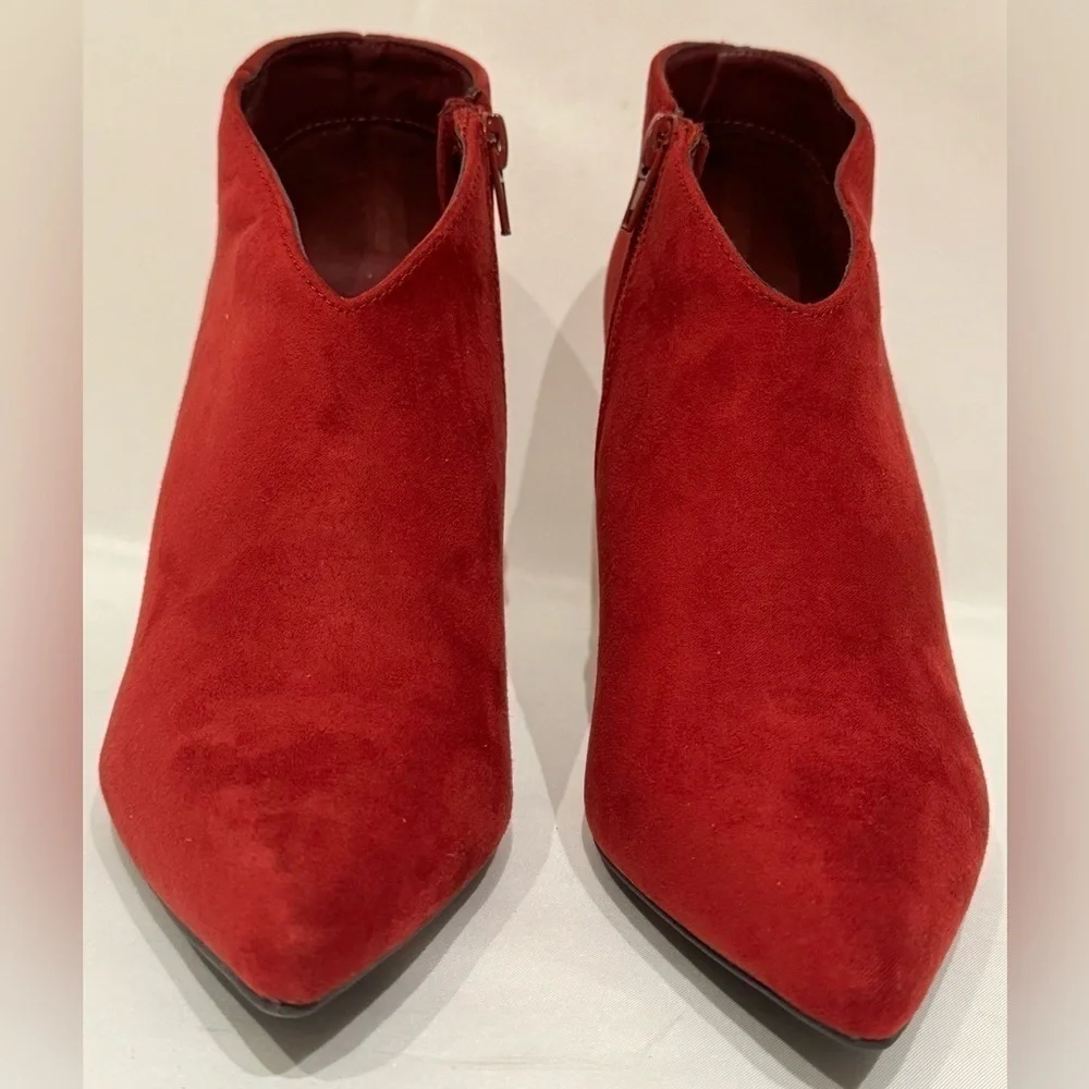 NEW Journee Collection Women’s Demmi Red Faux Suede Ankle Boots Size 8.5M